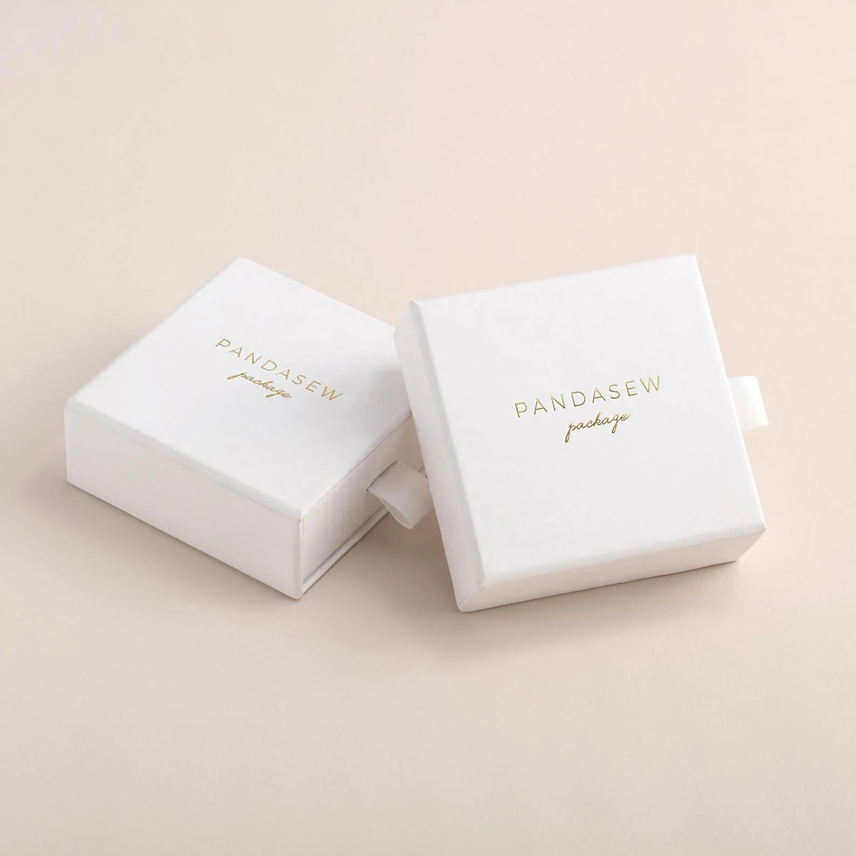 PandaSew Luxury White Cardboard Paper Bracelet Necklace Jewelry Boxes Packaging with Custom Logo MegaBDM
