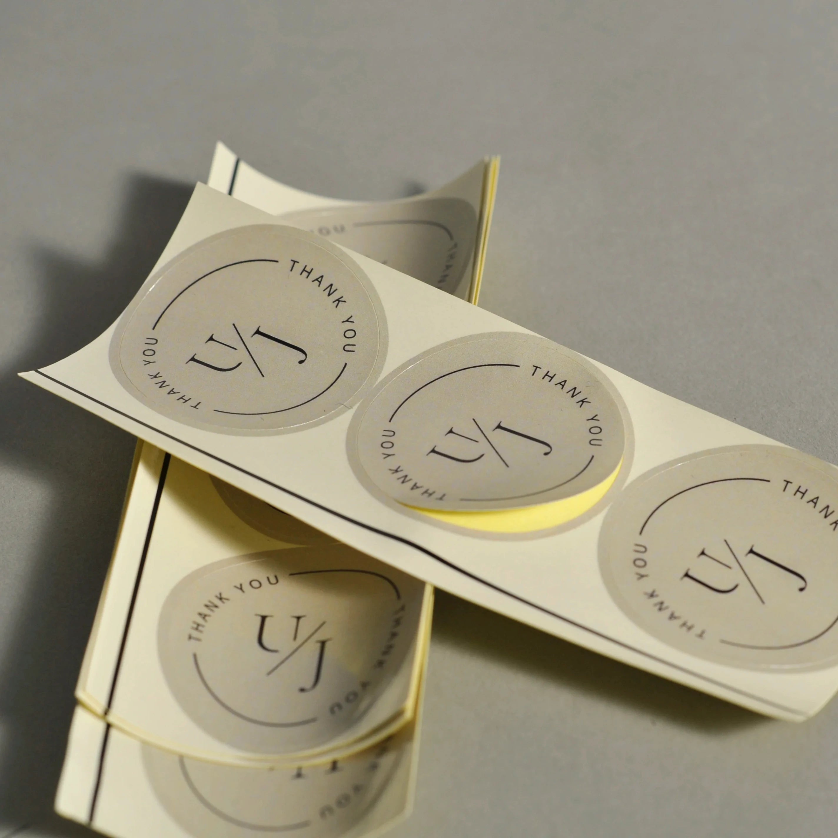 Wholesale Round Sticker 4CM Paper With Shipping Box Jewelry Box Tissue Paper for Electronic Shipping Package