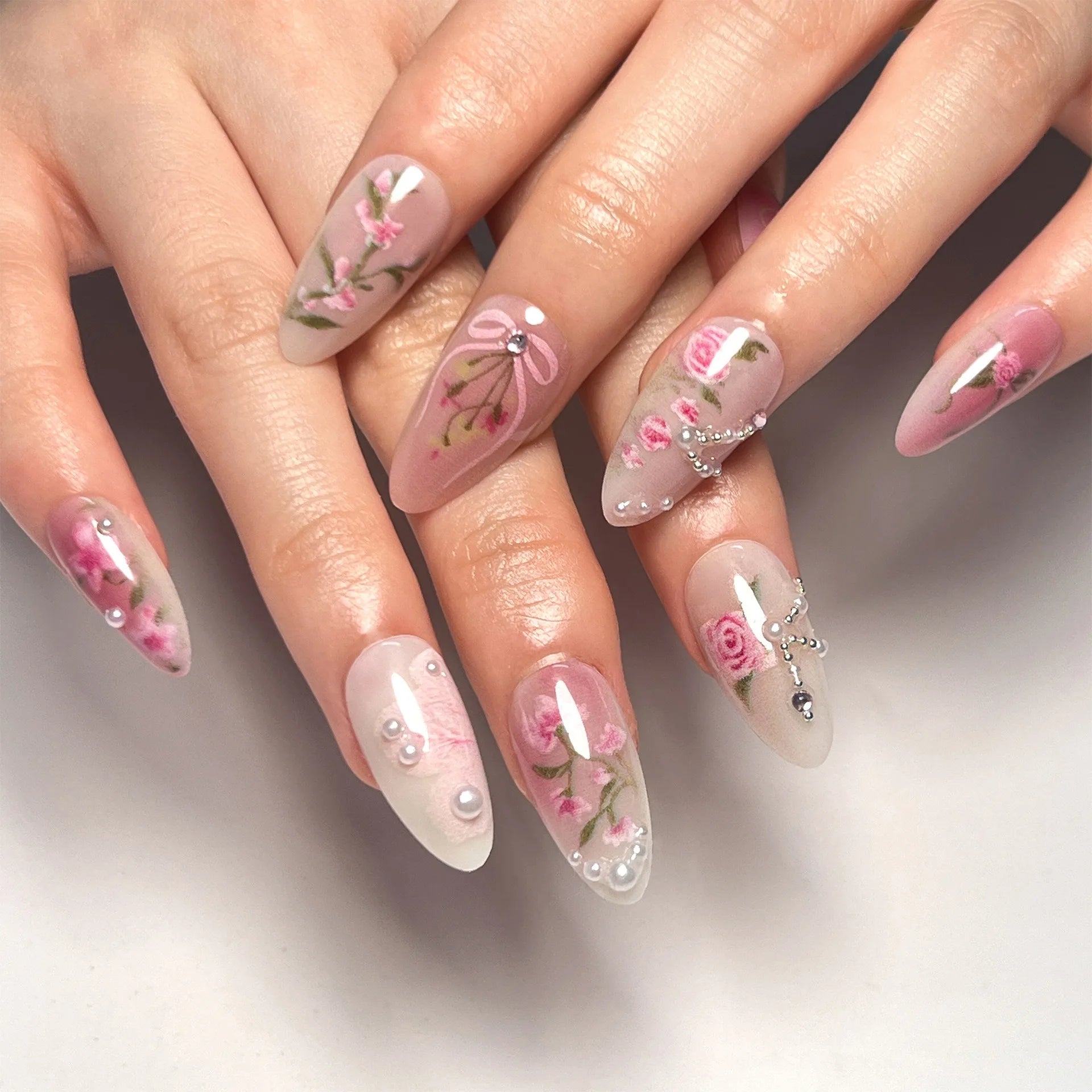 24 Pcs 3403 Sweet Pink Gradient Rose Short Almond Nails Press on Nails Artificial Fingernails