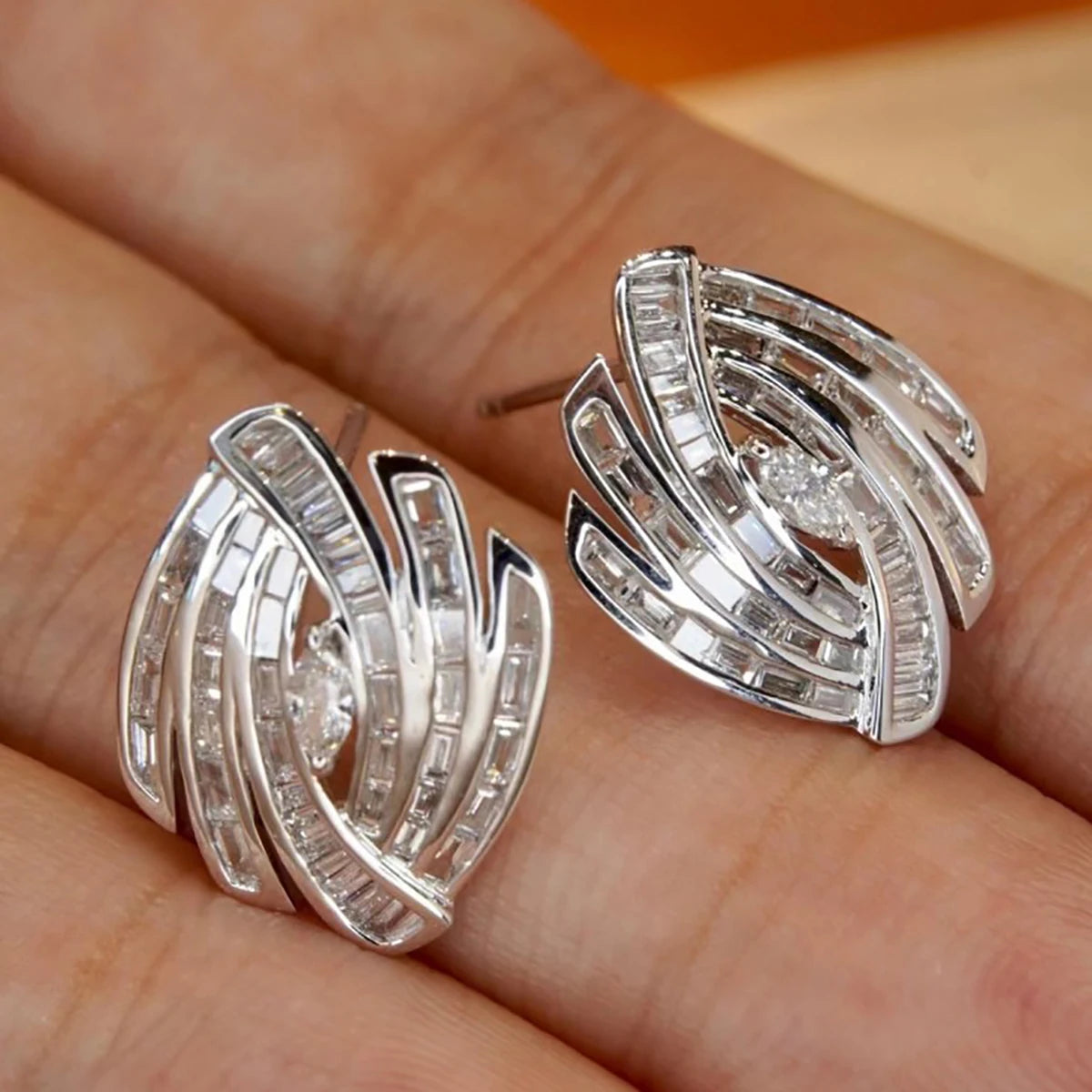 CAOSHI Simple Style Hollow Out Dazzling Cubic Zirconia Earring for Wedding Elegant Silver Plated Jewelry Stud Earrings for Women