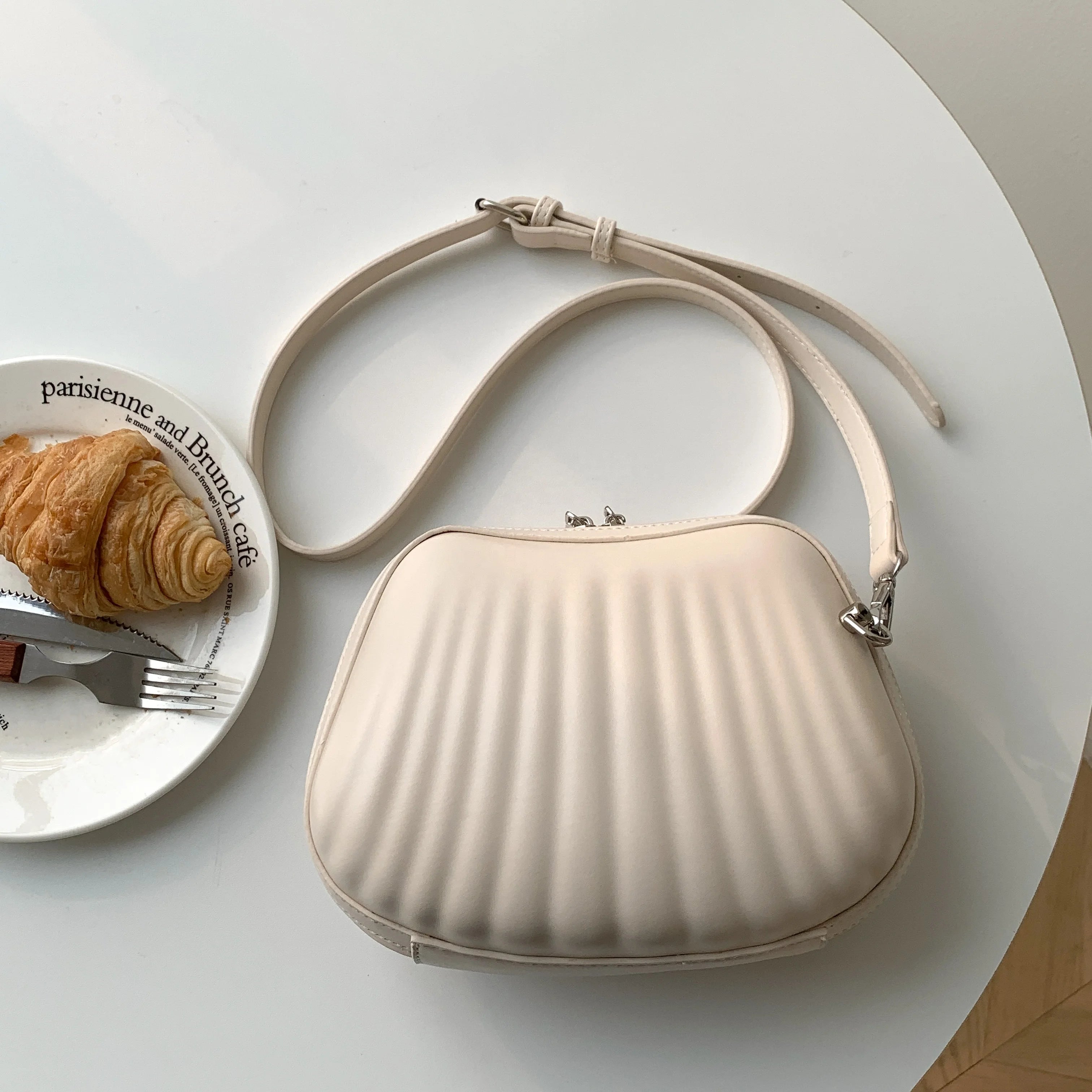 Spring New Design Pu Shoulder Fashion Lady Versatile Casual Bag Shell Pu Leather Sling Crossbody Bags for Women
