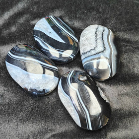 Wholesale Natural Crystal Healing Stone Crystal Palm Black Lace Agate Palm for Home Decoration