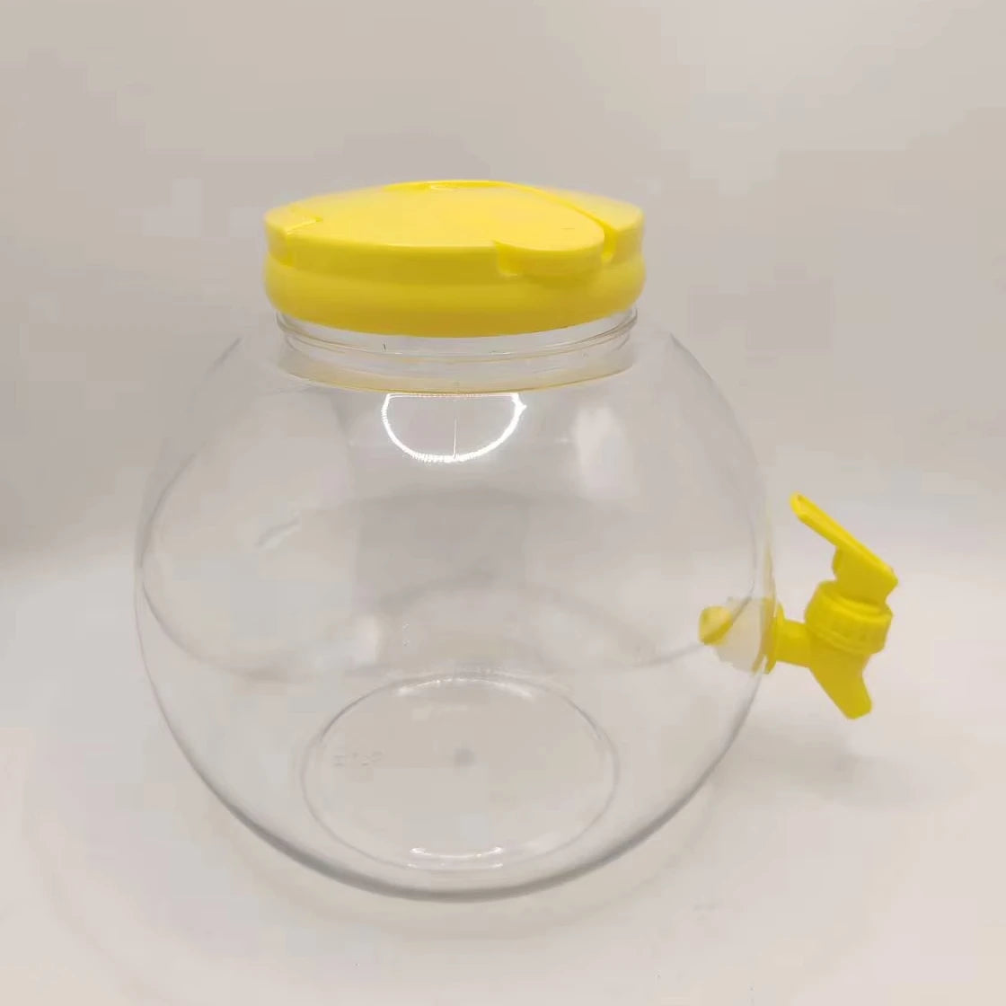 Portable Eco-Friendly Plastic Beverage Dispenser with Spigot Vehicle-Powered 2.5L-10L Capacity for Outdoor Use & Parties
