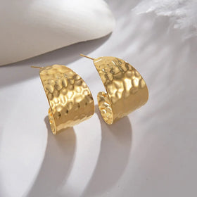 Punk Jewelry Waterproof Stainless Steel 18k Gold Plated Huggie Earrings Simple Irregular Hammer Pattern C-shaped Hoop Earrings