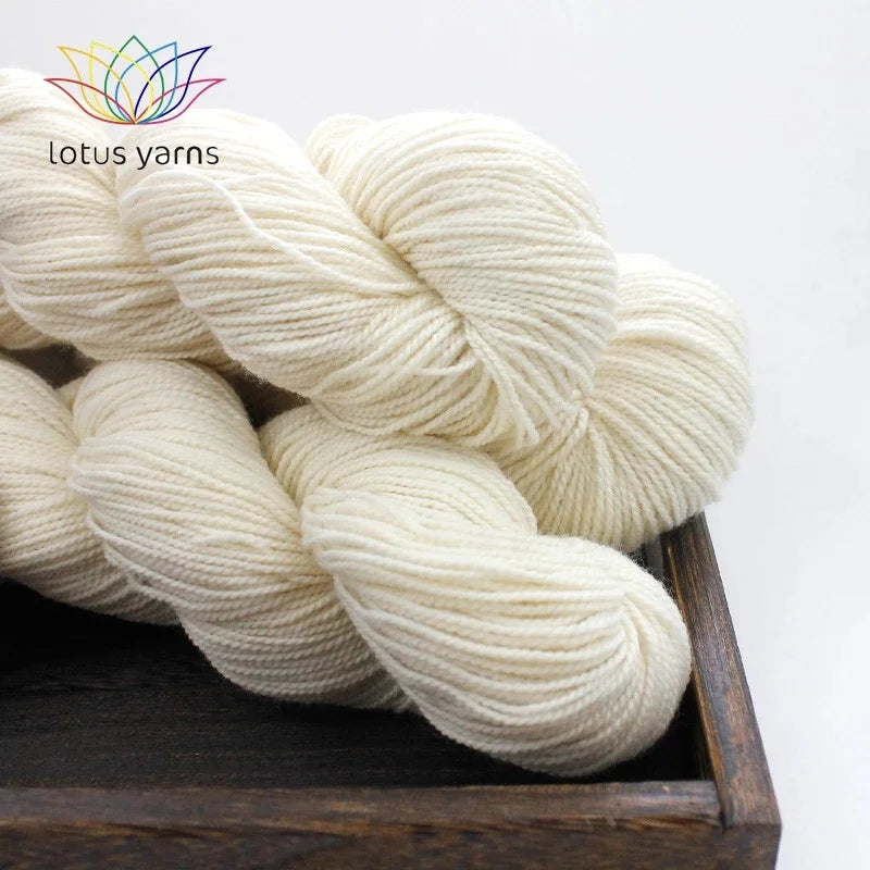 Lotus Yarns Wholesale Price Undyed Color 100% Merino Wool 275M/100G DK Weight Hand Knitting Yarn for Hand Dye