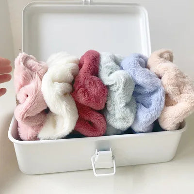 Solid Color Matte Faux Cony Fur Plush Hair Scrunchies for Autumn and Winter Wholesale Lovely INS Hair Scrunchies Plush Woman