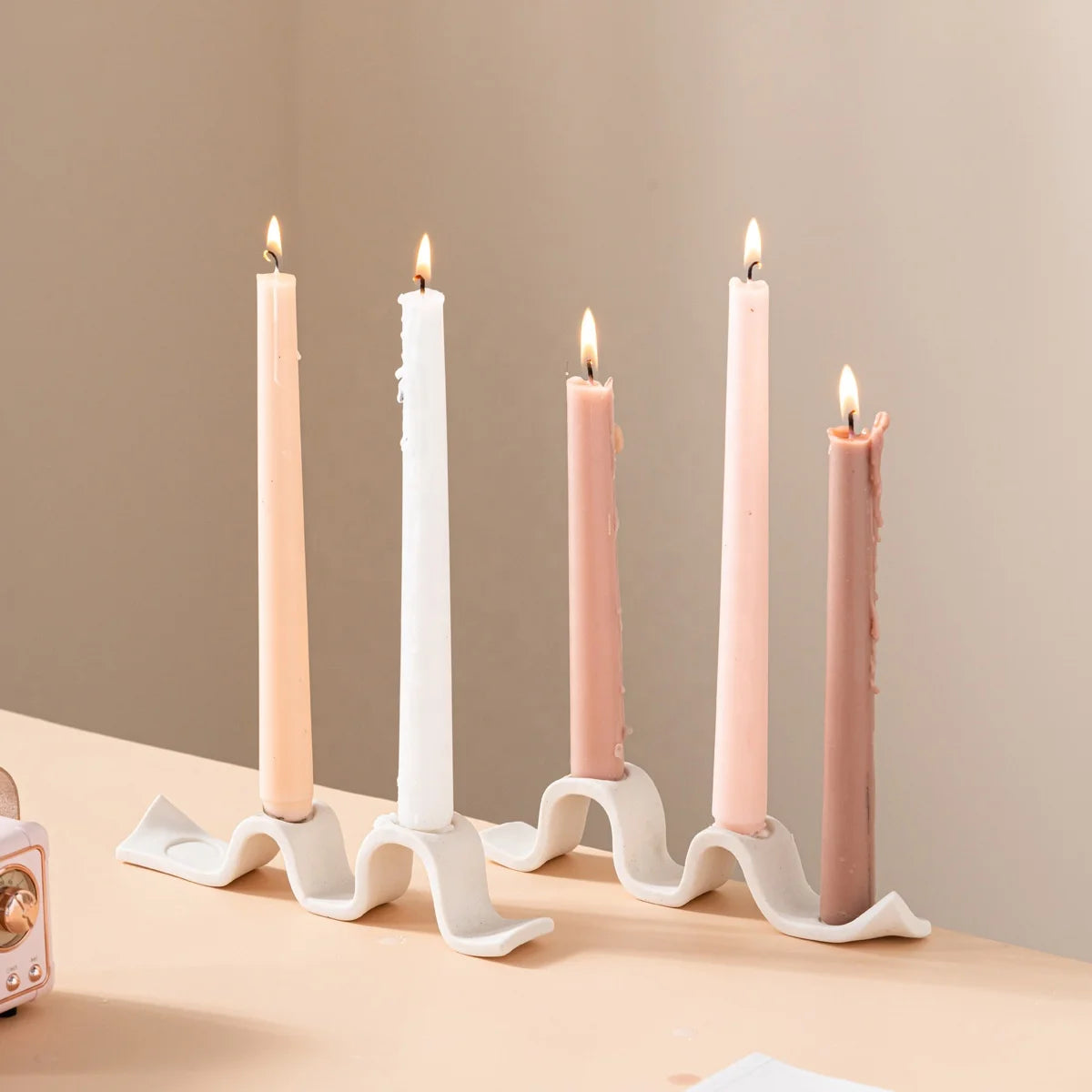 Nordic Creative Porcelain Wave Candle Stand Unique Beige White Patterns Chiyi Brand Decorative Candleholders for Home Office Use