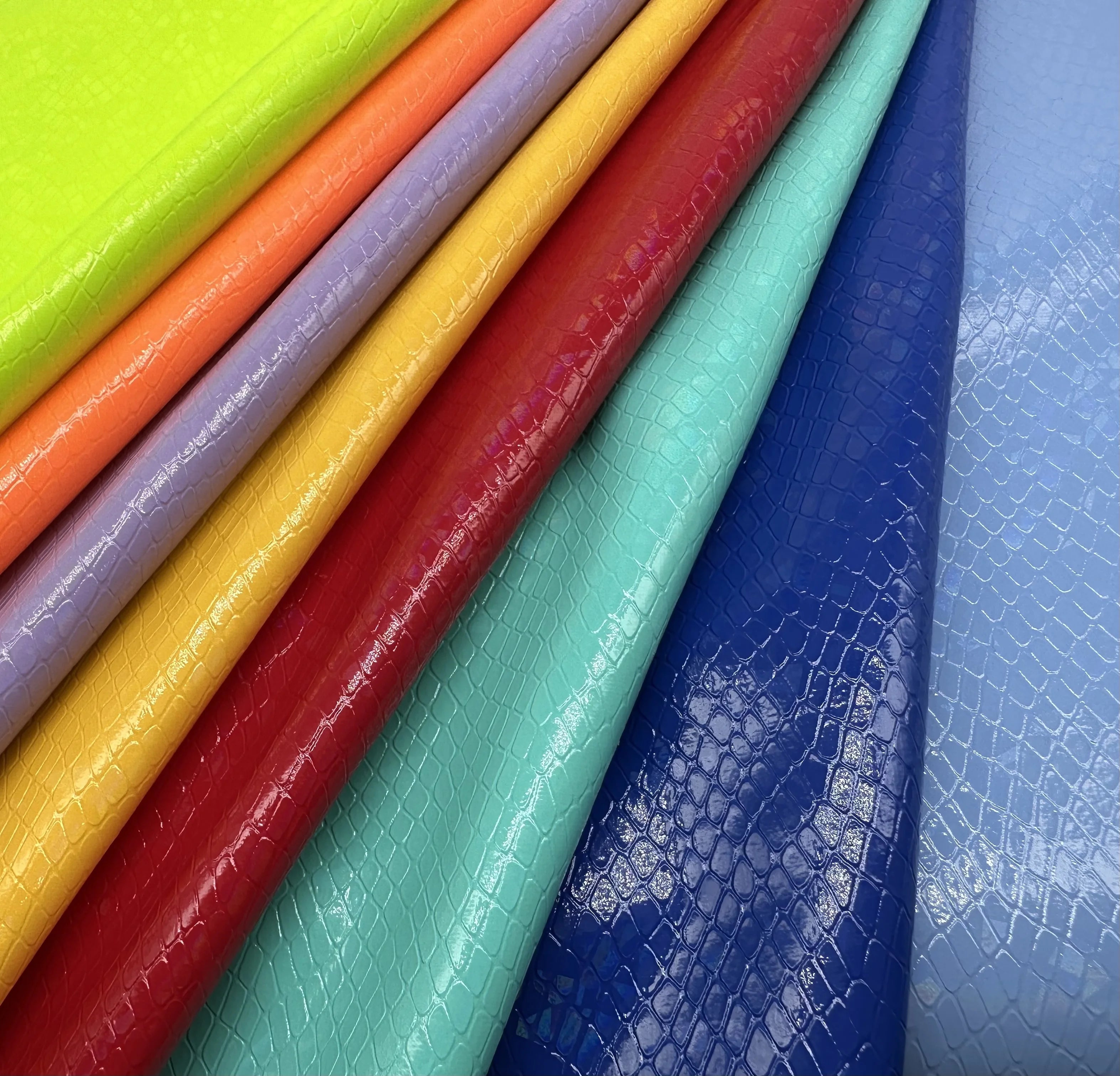 Leather Manufacturers 4 Way Stretch Pu Leather Lizard Pattern Synthetic Leather Fabrics PFAS FREE for Leggings and Skirts