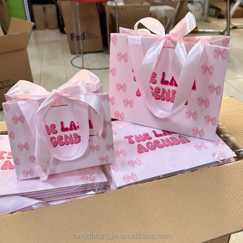 Hot  wholesale Custom Printed Logo Luxury Gift Paper Bag Retail Boutique Shopping Paper Bags With Your Own Logo