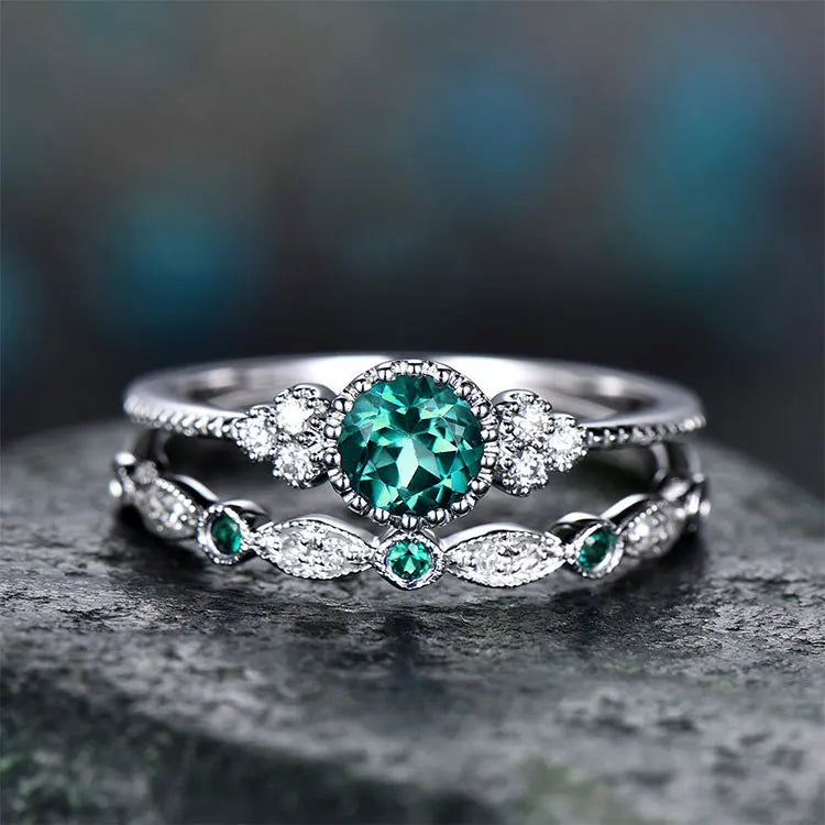 Dainty Stackable Knuckle Rings Inlay Shiny Green Rhinestone Wedding Rings 2 Pcs Glass Crystal Ring Set for Women