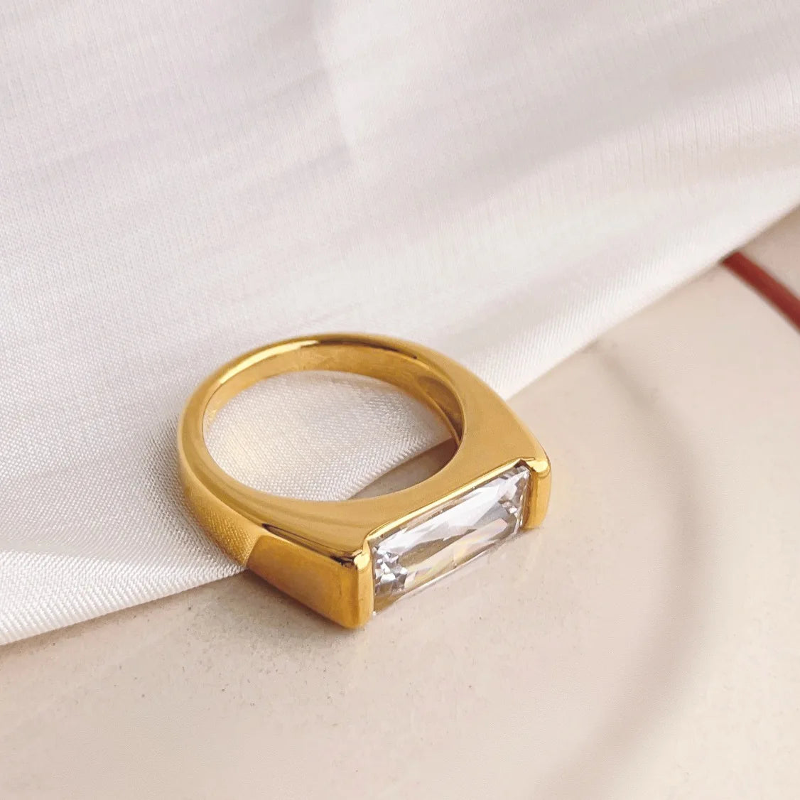 WaterProof Non Tarnish Jewelry Custom Stainless Steel Chunky Cubic Zircon 18K Pvd Gold Plated Unisex Ring Accessories