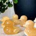 Natural Crystal Quartz Rubber Duck Healing Stone Carving  Yellow Calcite Rubber Duck for Souvenirs Gift