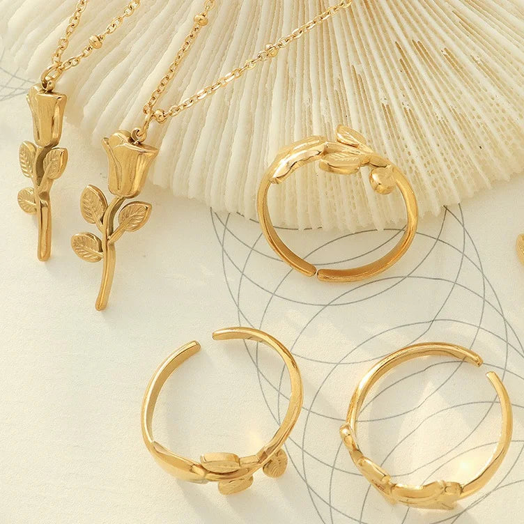 Fashion 18k Gold Plated Rose Charm Flower Stainless Steel Rings Necklace Set