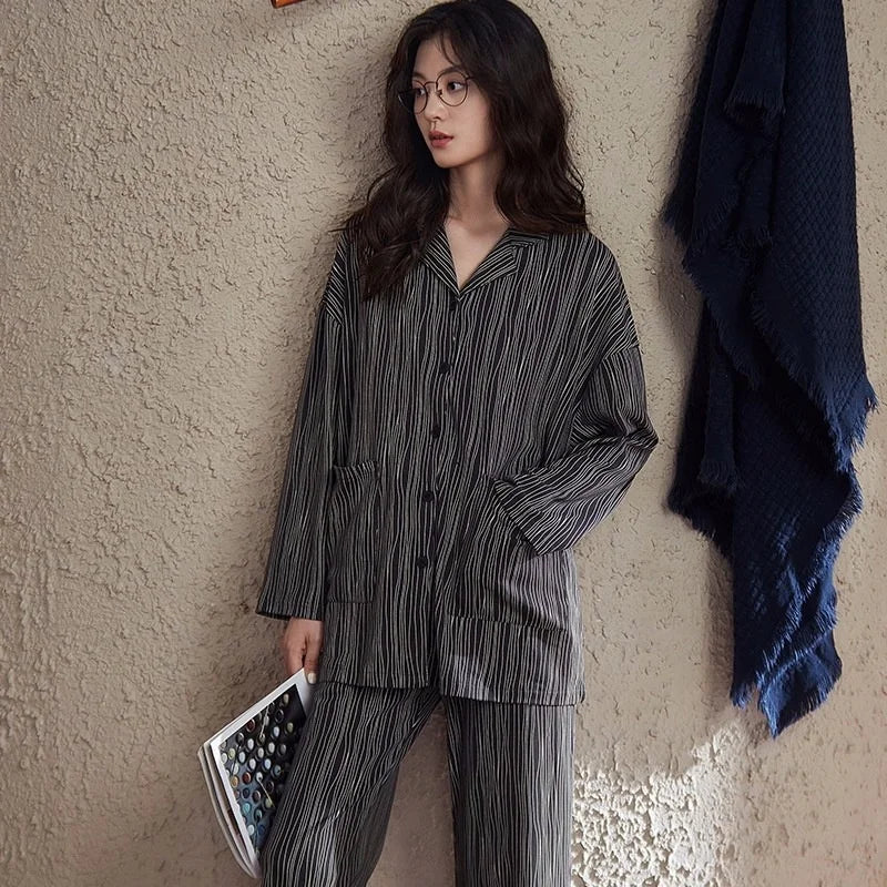 Sfy-y580 Online Shop Hot Selling Comfortable Casual Suit With Black and White Stripes Home Alone Pajamas