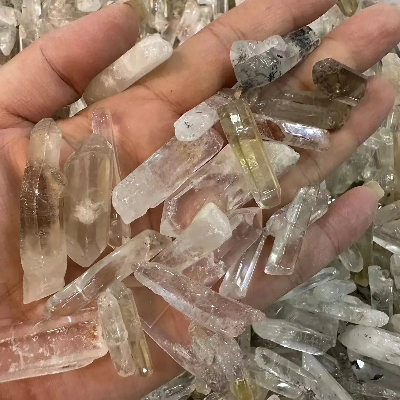 Natural Polished Transparent Quartz Rolled Gravel Green Ghost Crystal Terminates the Feng Shui Style