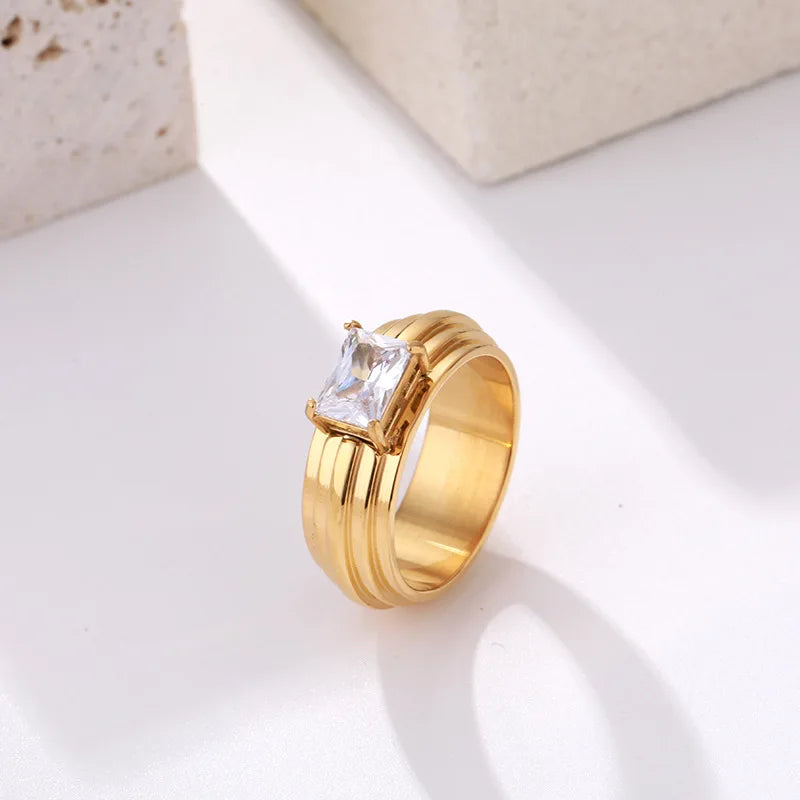 YF6218 Fashion Stainless Steel Waterproof Jewelry 18k Gold Plated Striped Square Zircon Women Ring Non Tarnish