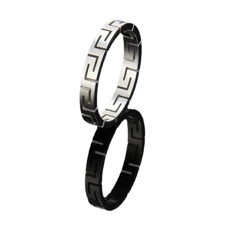 Trendy Simple Men's and Women's Stainless Steel Ring Hollow Great Wall Pattern Jewelry Gold Plated Engagement Rings for Women