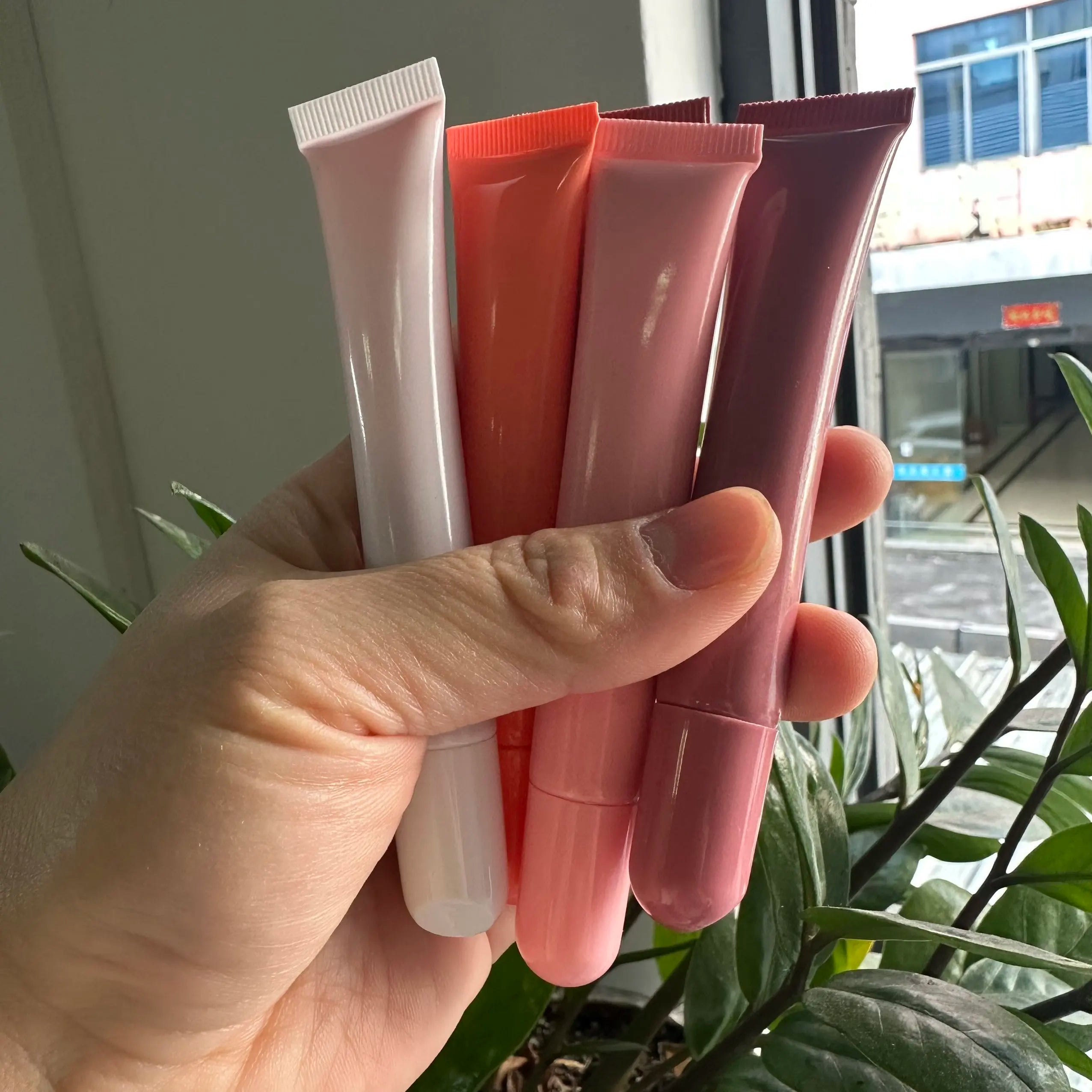 OEM Customizable Vegan Organic Liquid Lipstick Mineral-Infused Butter Peptide Lip Gloss Private Label Lip Balm