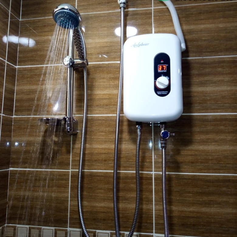 Ce Oem 220v Electric Instant Heating Hotel Bath Potable Hot Water Boiler Wall Mounted for Hotel Bathroom