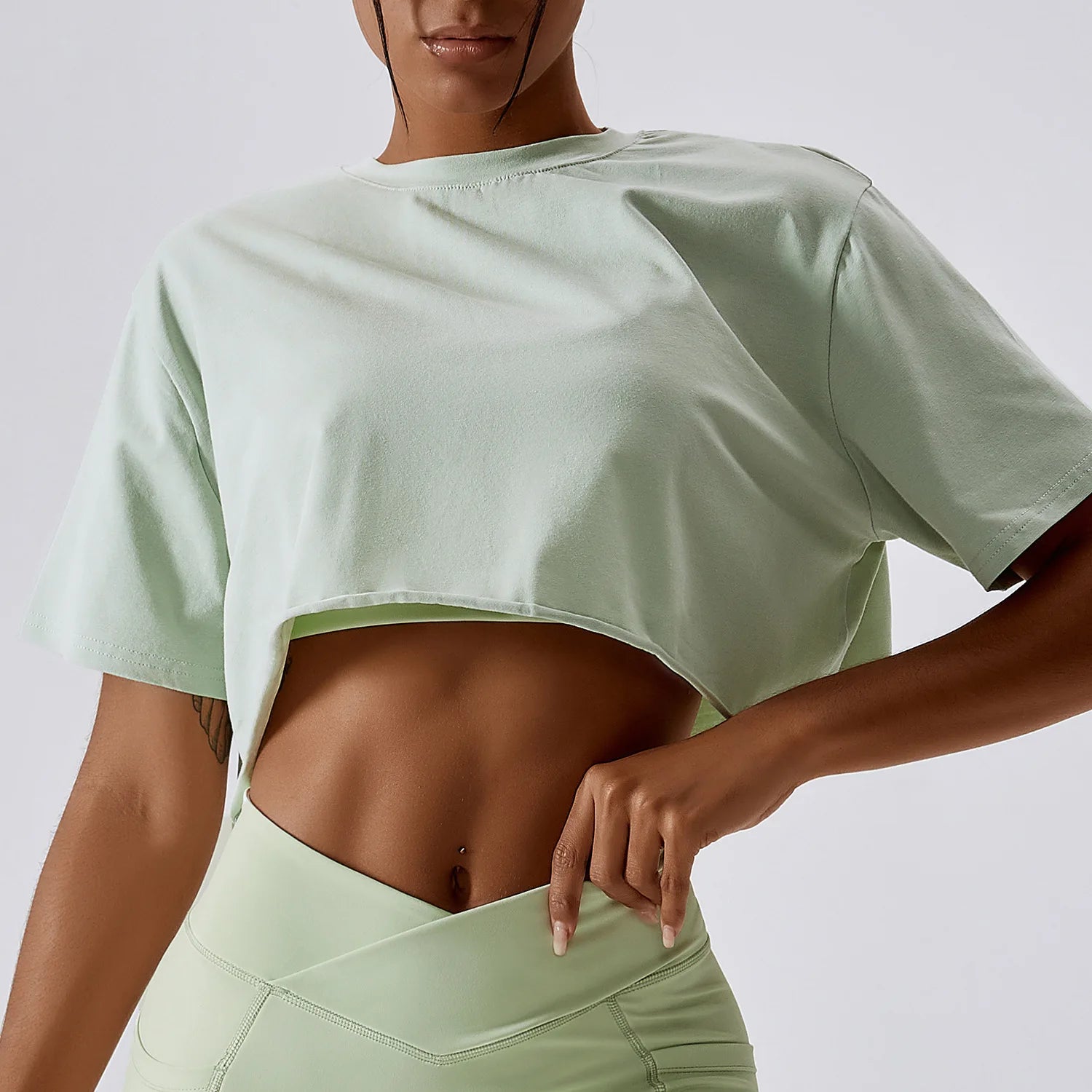 Custom Logo Soft Nylon Spandex Crop T-Shirts for Adults Loose Fit O-Neck Outdoor Running T-Shirts Breathable for Women Girls