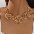 2025 New Arrival New Fashionable Big Flower Necklaces Sweater Chain Retro Long Pendant Geometric Floral Gold Necklaces Collar