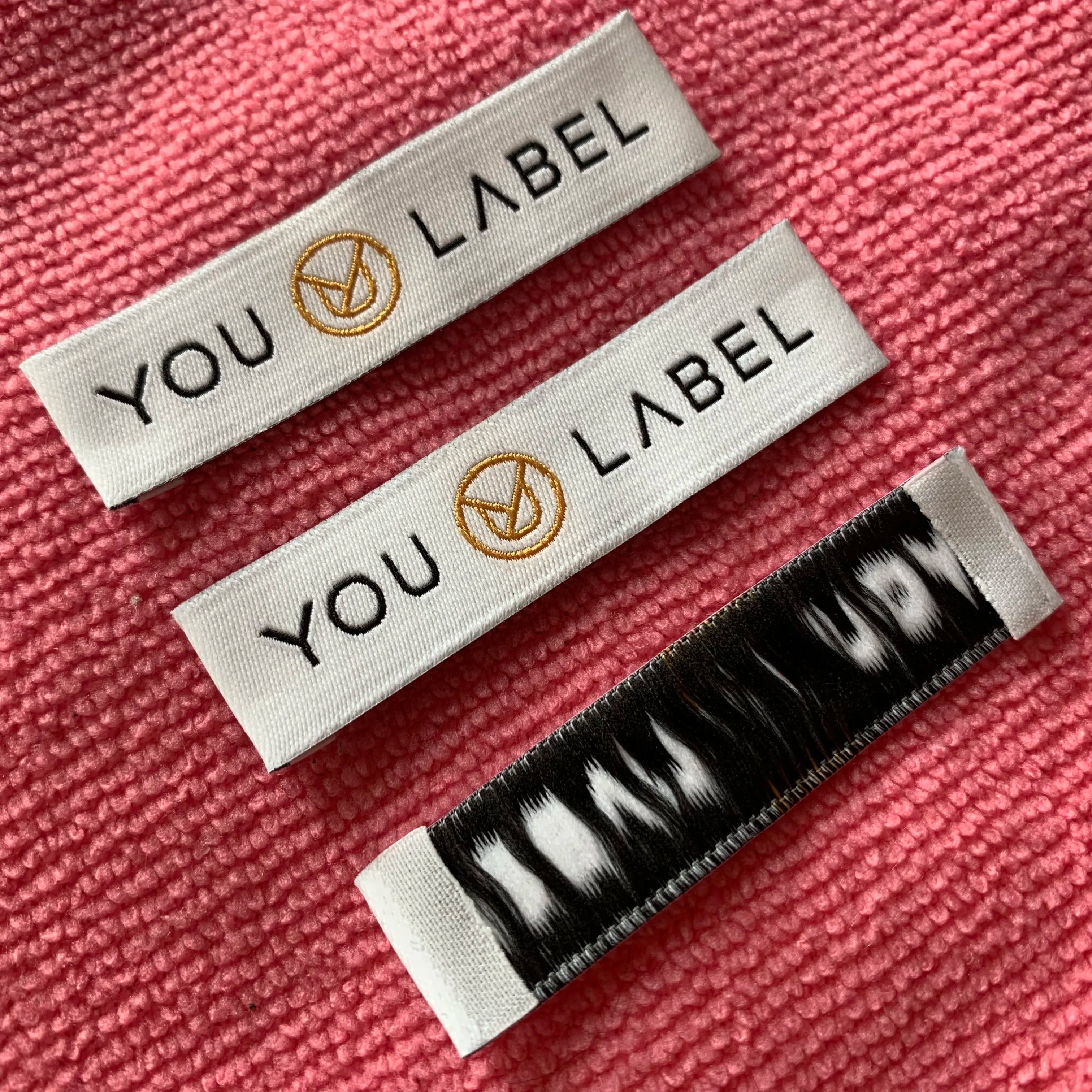 Cheap Clothing Brand Woven LabelSmooth logo Weaving Clothing Tags for Neck
