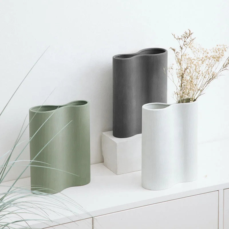 Modern Nordic Matte Color Clay Wedding Decoration Ceramic Vases Fresh Design Porcelain Tabletop Vases for Home Decor