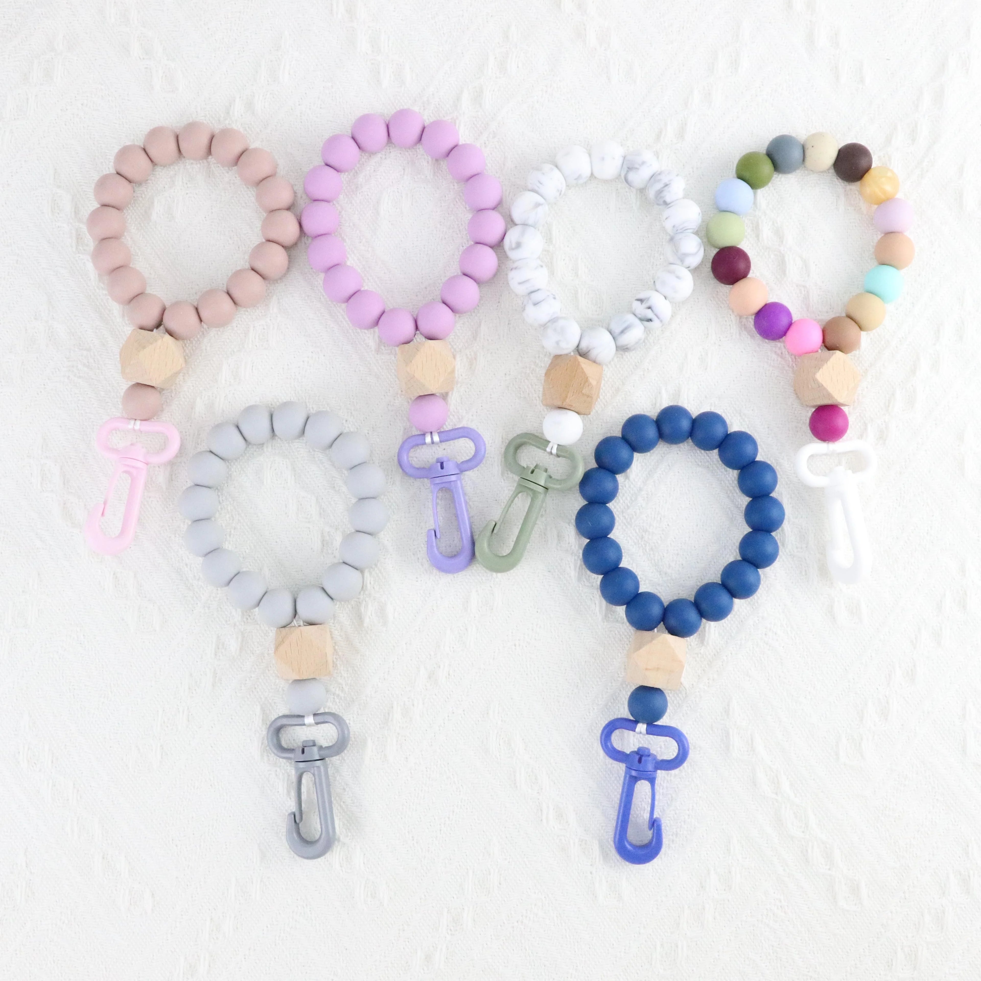 Summer Eco-Friendly Elastic Silicone Bead Key Chain Bracelet Wooden Beads Circle Wristlet Key Chain