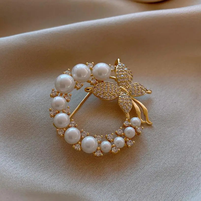 Girls Fashion Pearl Crystal Brooches Full Diamond Butterfly Brooches for Women