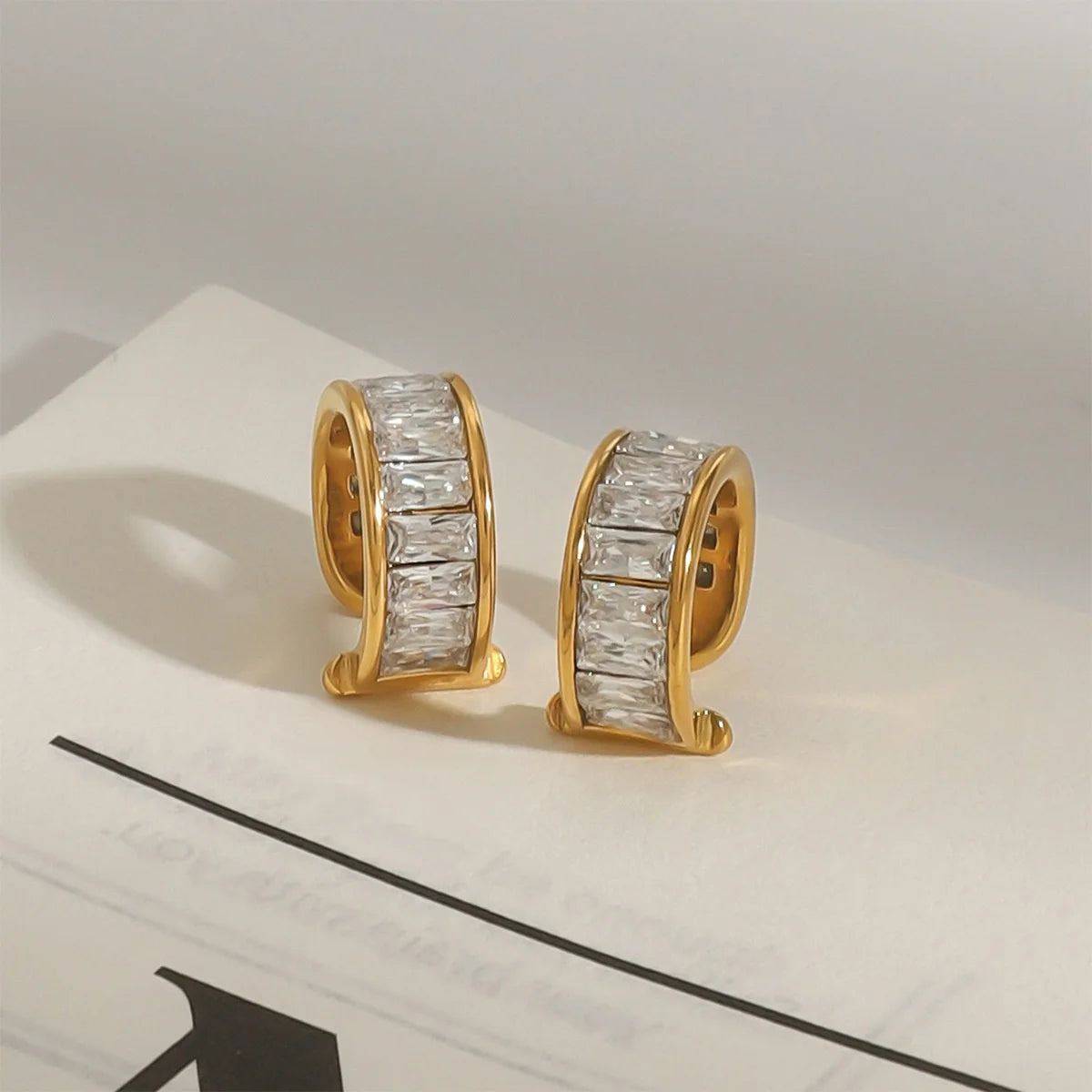 High-End 18k Gold Plated Stainless Steel Non-Pierced Ear Clips Rhinestone Ear Cuffs butterfly Shape Ear Clips