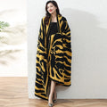 100% Microfiber Feather Yarn Super Soft Wearable Cozy zebra Knitted Throw Blanket for Sofa Using