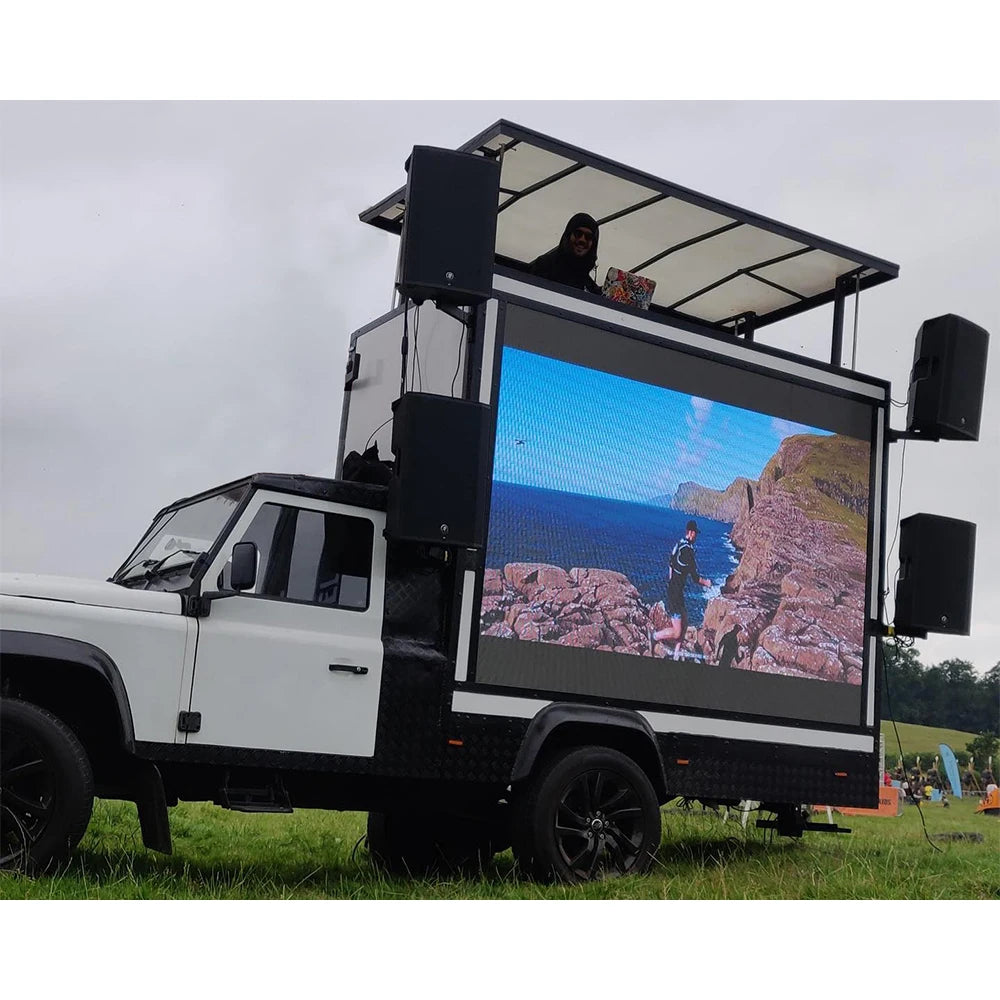China Manufacturer's SMD Outdoor P10 Mobile Truck LED Screen Elevator Wayfinding Education Welcome Display for Shopping Mall