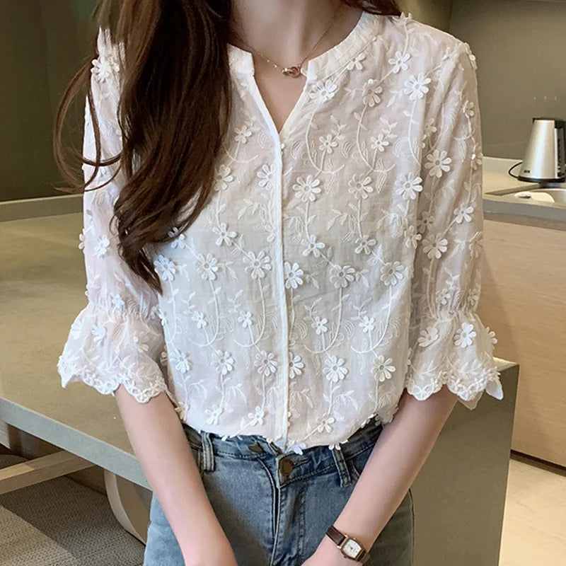 2023 Spring New Stereoscopic Embroidered White Pure Cotton Blouse Floral Short Sleeve Woman's Shirt Fashion Lady's Shirt 9638