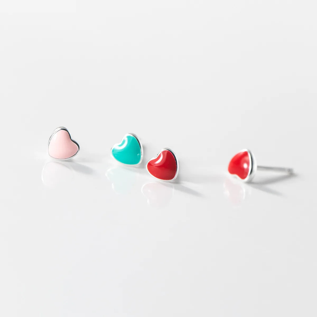 Wholesale Love Heart Shape Small 925 Sterling Silver Stud Earrings Fashion Jewelry for Women Girls