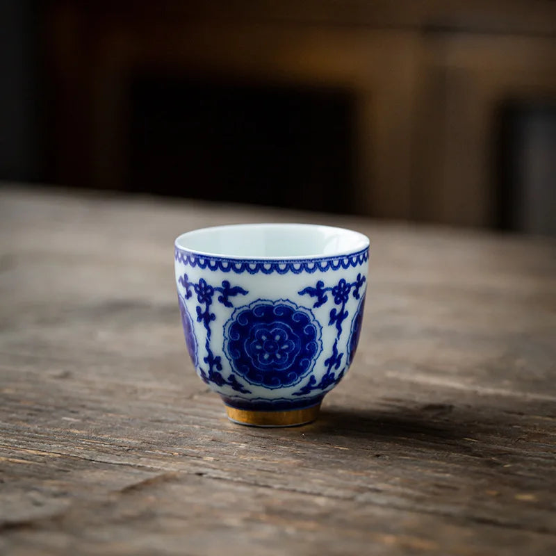 Blue and White Tea Tasting Cup Kung Fu Small Teacup Single Master Cup Teaware Tea Cup Manual Ceramic Mug  Painting Golden Bowls