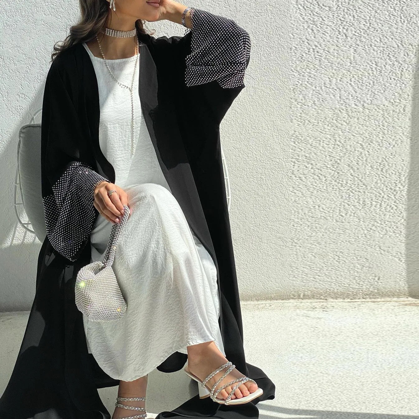 2026 New Elegant Black Arab Islamic Luxury Long Sleeve Diamond Abaya Dubai Design Open Crystal Women's Abayas