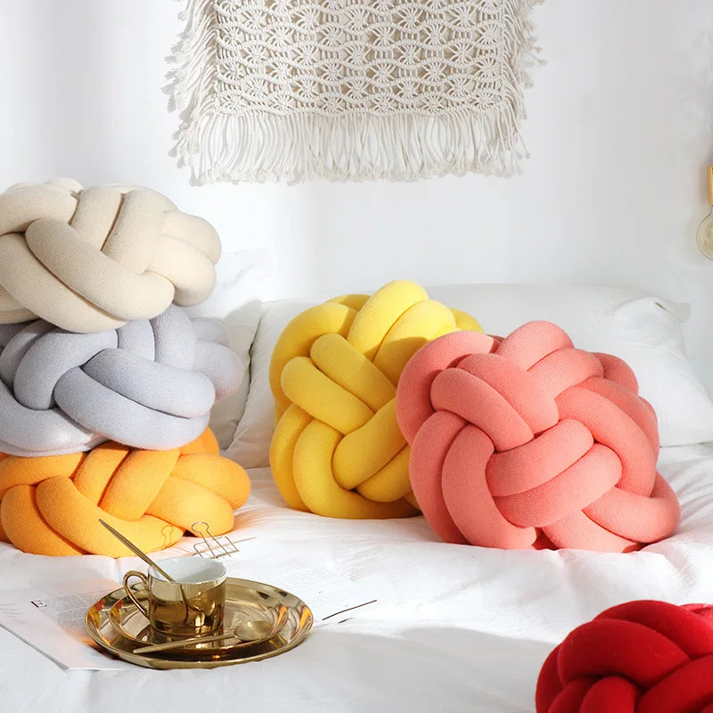 Al Wholesale Fuzzy Handmade Chunky Acrylic Decorative Knot Throw Pillow Cushion for Home Sofa Decoration