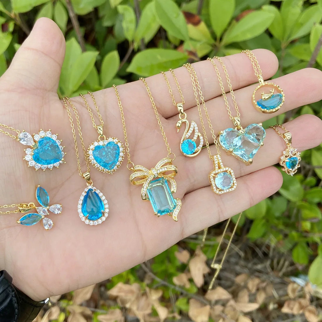 2023 New Fashion Ladies Stainless Steel 18K Gold-plated Princess Cut Ice Flower Blue Heart Pendant Personalized Butterfly Link