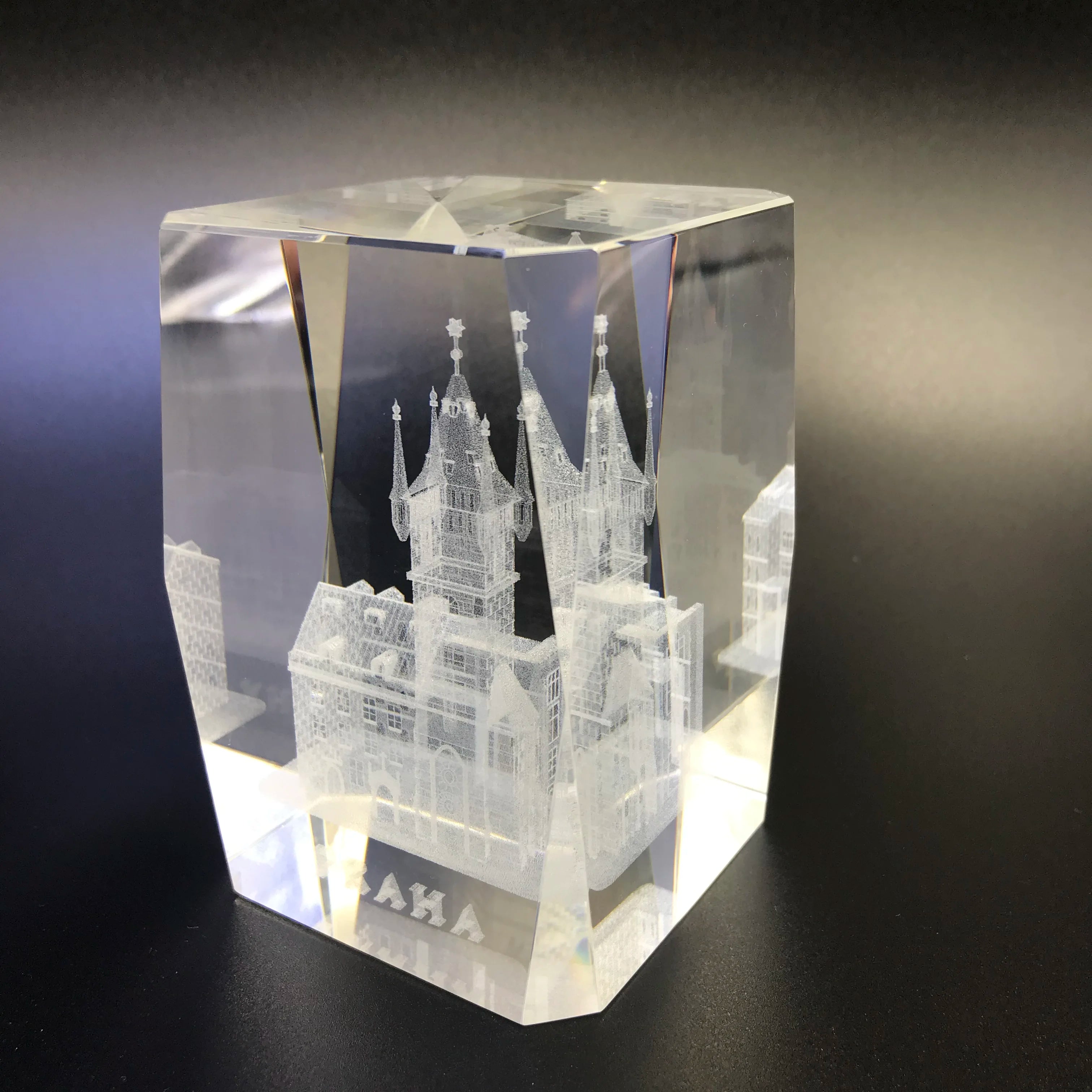 Wholesale K9 Blank Crystal Glass Block Cube 3d Laser Engraving Castle Carving Crystal Photo Cube