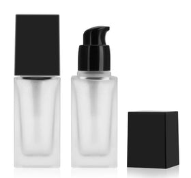 Wholesale Custom Popular 30ml Clear Small Skincare Glass Lotion Bottle With Pump