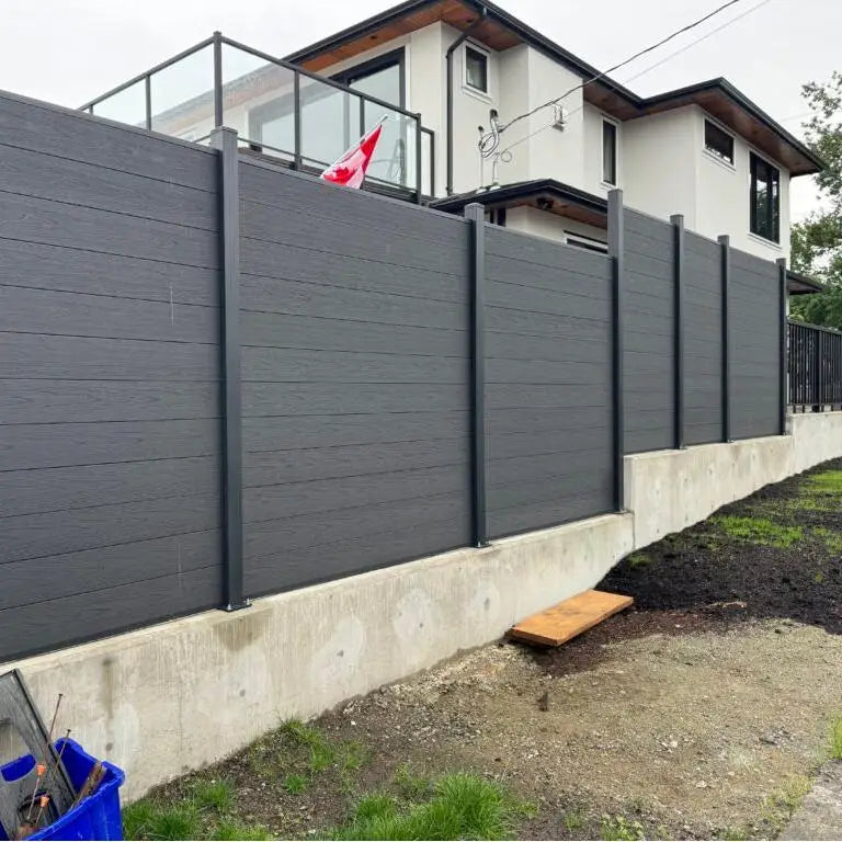 Outdoor WPC Fencing Aluminum Accessories Customized Garden Wood Plastic Antique Slat Garden Security Fence with Decorative Panel