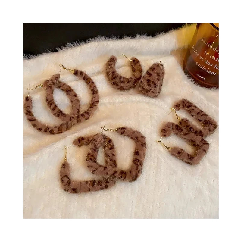 2024 New Style Gold Plated Leopard Print Drop Earrings High Sensation Exaggerated Plush Flocking for Winter Fashion