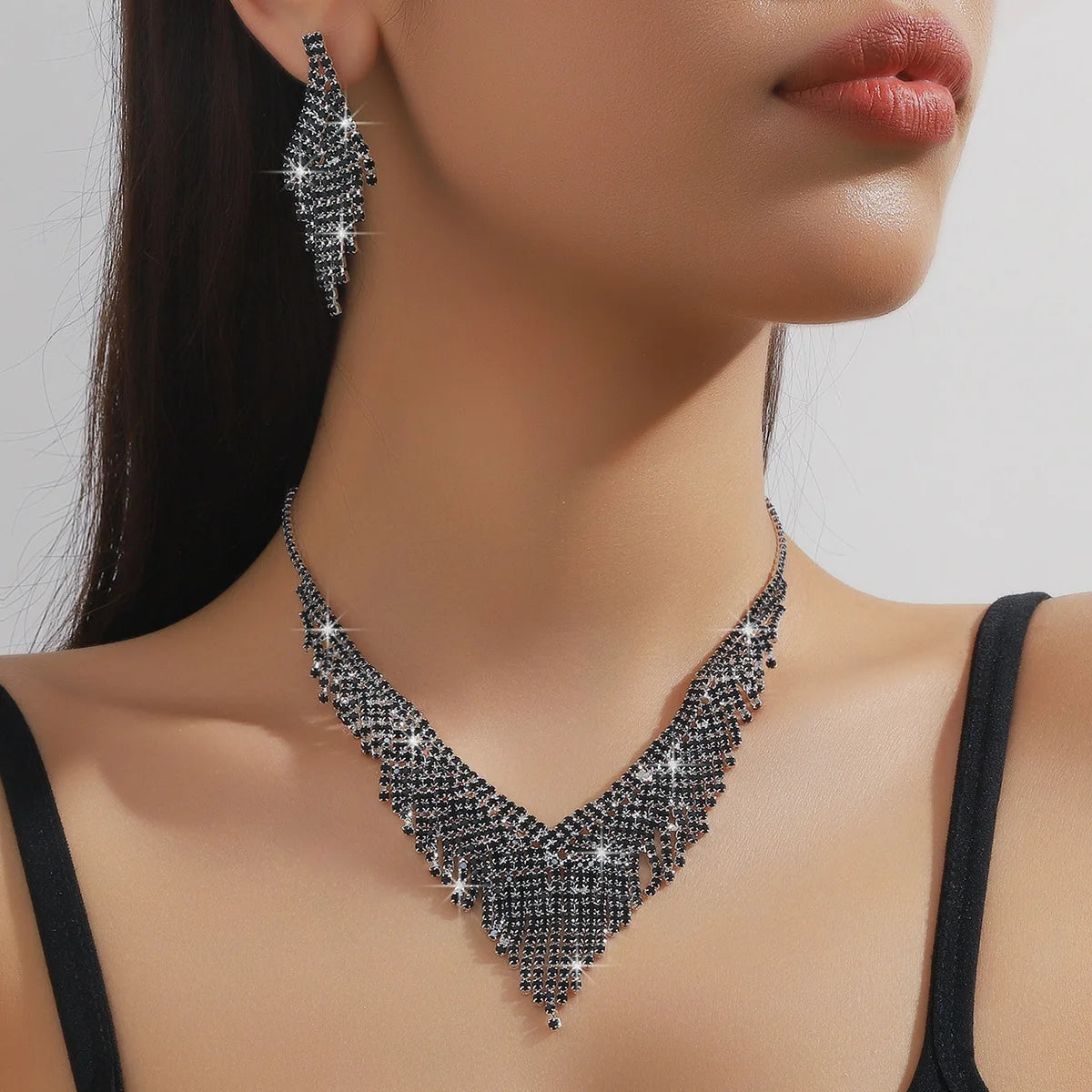 Exquisite Black Claw Chain Rhinestone Jewelry Set  Wholesale Accessories for Bridal Elegance