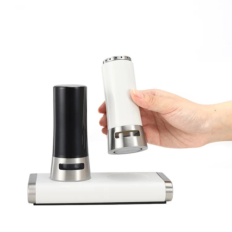 Herb & Spice Tools Decorative Plastic Magnetic Spice Jar Magic Wand Salt and Pepper Shaker Bottle
