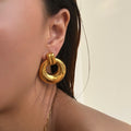 2024 Dazan New HOT 18k Gold Plated Hypoallergenic Stainless Steel Vintage Exquisite Polished Lock C Hoop Earrings Dancer Jewelry