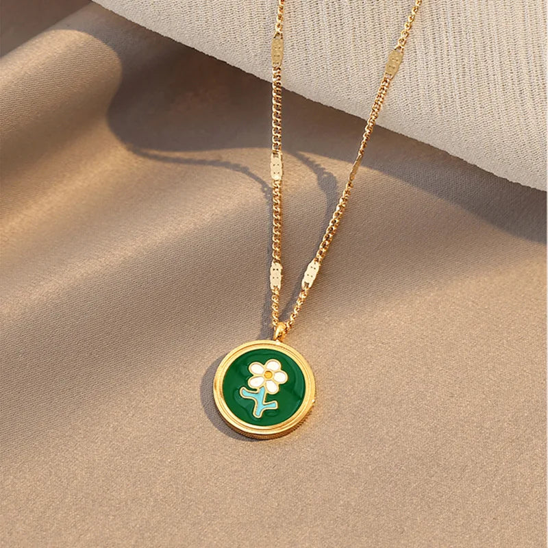 Flower Retro Advanced Design Light Luxury Niche Titanium Steel Fashion Clavicle Necklace