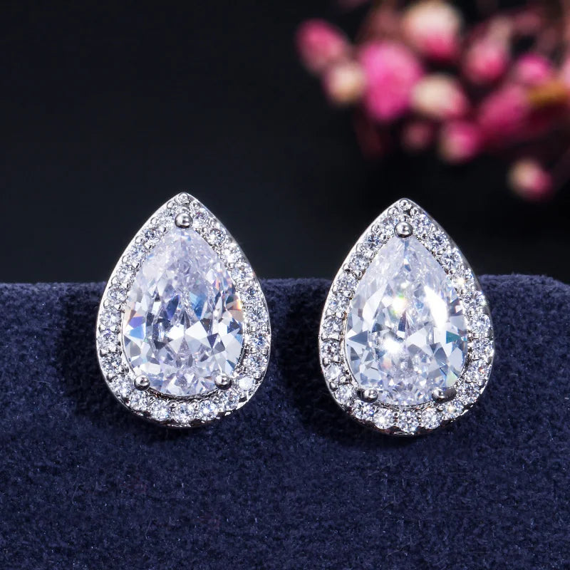 Vintage Design Pure White Gold Plated Cubic Zirconia Pear Cut Crystal Stud Earrings for Women CZ Jewelry Costume Accessories