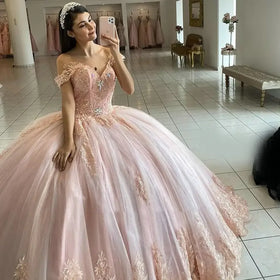 Light Pink Off Shoulder Ball Gown Corset Birthday Party Dress Applique Beads Vestidos De 15 Quinceanera Dresses MQ712