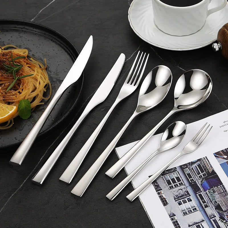 Metal Luxury Style Flatware Silverware Set Royal Spoon and Fork Set 304 Stainless Steel Gold Cutlery Set for Wedding Restaurant