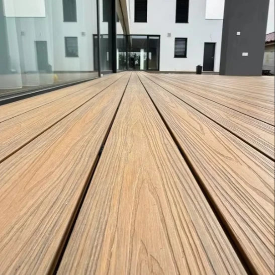 2024 Hot Sale China Exterior Outside Fireproof Smooth Surface Wpc Decking Composite Wood Plastic Co-extrusion Decking for Garden